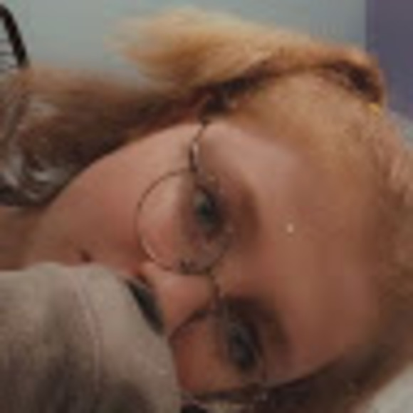 Meet your Posher, Tori - Picture 1 of 1